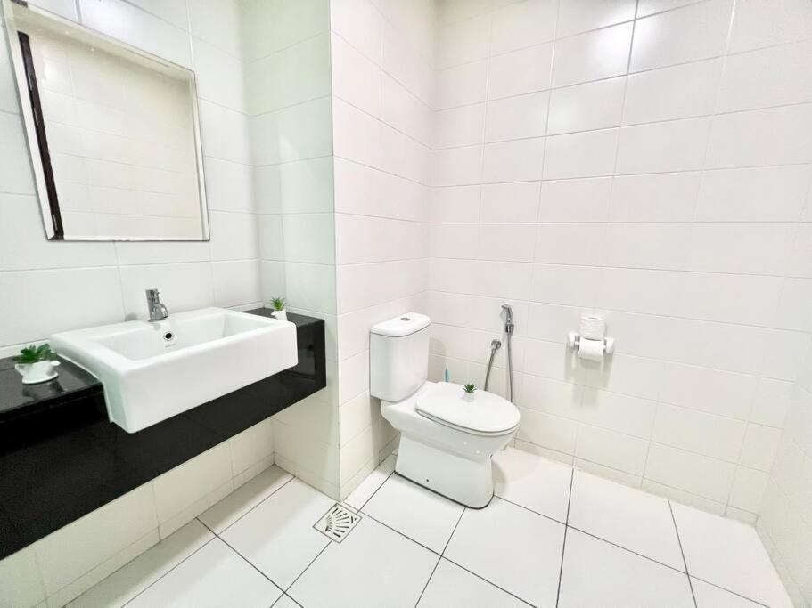 G 1-5Pax Cozy Home Trefoil Setia Alam 100Mps Wifi & Tv Sccc Exterior photo